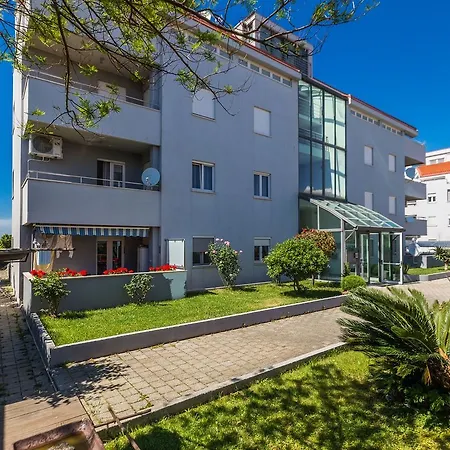 Adriano 2Br Apartment With Terrace Zadar Exterior photo
