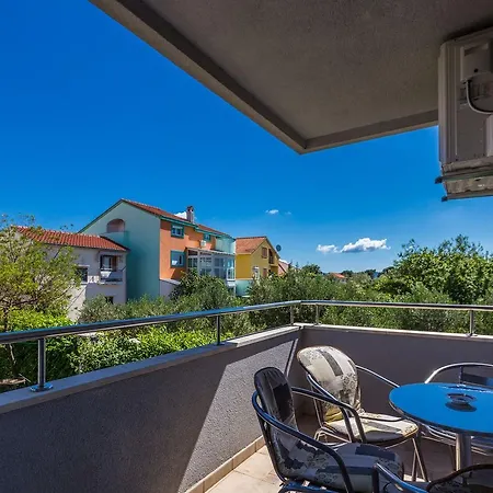 Adriano 2Br Apartment With Terrace Zadar Exterior photo