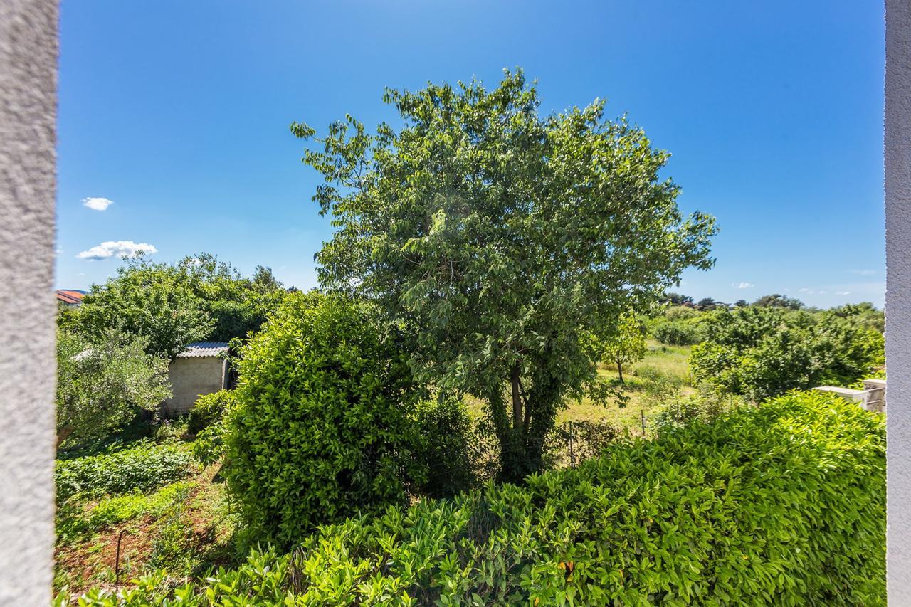 Adriano 2br With Terrace Apartment *